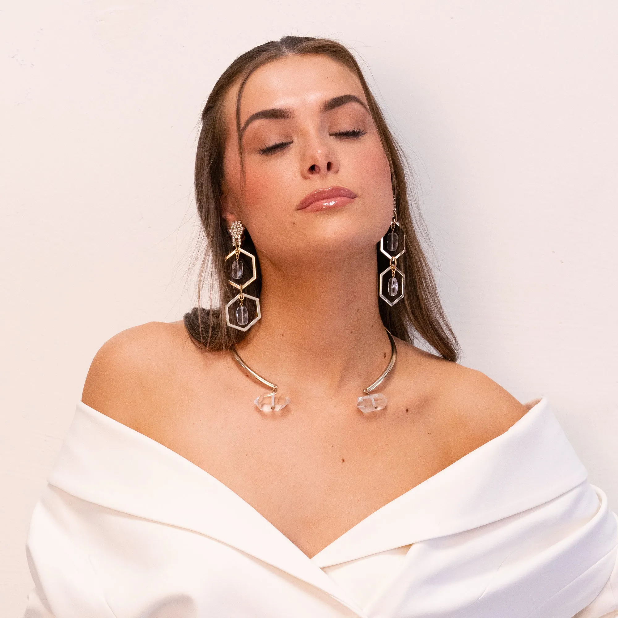 Gold reverse quartz choker necklace